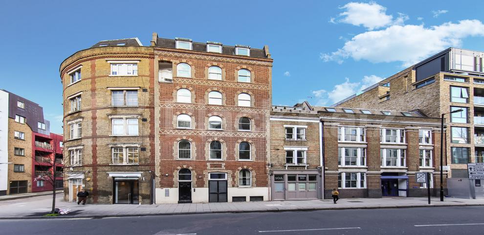 			LET  , 2 Bedroom, 2 bath, 1 reception Apartment			 Marshalsea Road, Borough